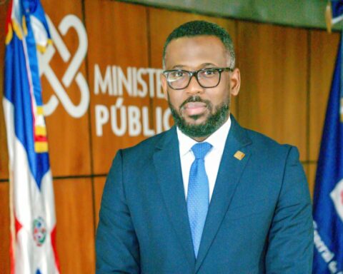 Wilson Camacho se pronuncia contra las “élites del poder”