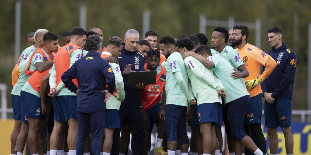 With full team, Tite leads training in Le Havre