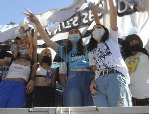 With marches and acts they remember the 46th anniversary of the Night of the Pencils