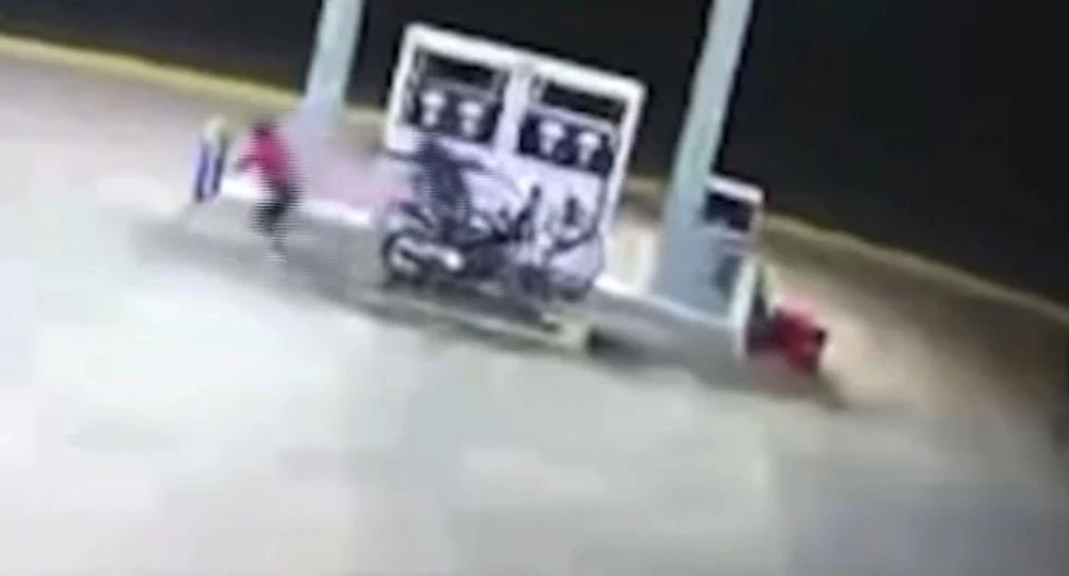 Worker sprayed fuel in the face of armed criminals and prevented an assault on the tap (VIDEO)