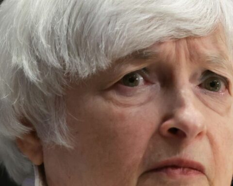 Yellen asks the private sector to invest more for the US energy transition