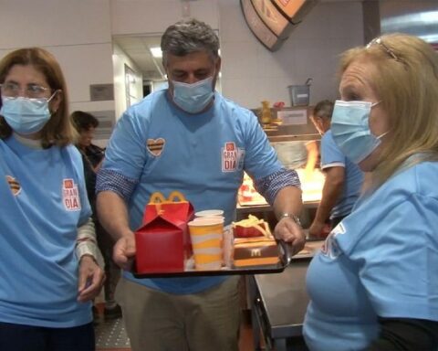 Mayor of Punta del Este on the Great McDonald's Day