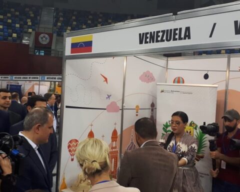 Venezuela participa en bazar de Unicef a beneficio de niños en Azerbaiyán
