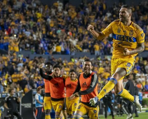 2-0: 'Double' by Gignac and the Tigers, to the quarterfinals