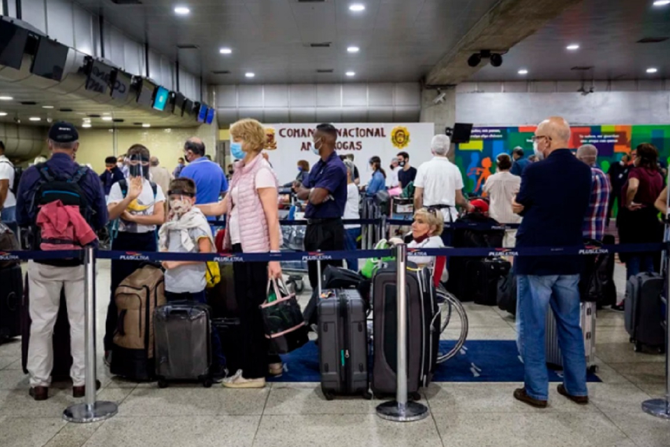 70 Venezuelans waiting in Ecuador to be repatriated were transferred to a shelter