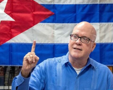 A Cuban exile delves into the creation of totalitarianism in Cuba in a book