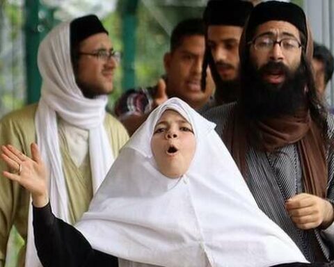 A member of the Lev Tahor Jewish sect speaks to BBC Mundo about the raid on his community in Mexico