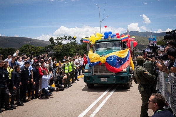 A month after the border was opened, the binational relationship is invigorated