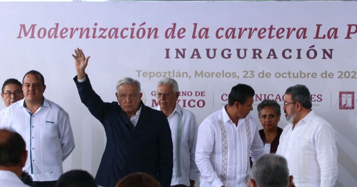 AMLO: They thought the government was going to fall with a bombing by #GuacamayaLeaks