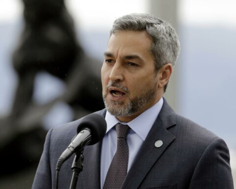 Abdo Benítez apologizes to the victims of the EPP after the episode with the coffin