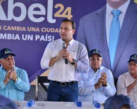 Abel Martínez plantea soluciones para mejorar productividad