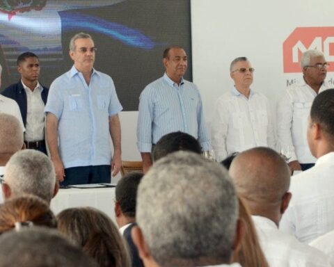 Abinader lanza plan de $25 mil millones para SDE