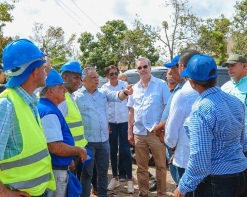 Abinader supervisa trabajos de reconstrucción por Fiona
