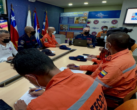 Activados protocolos de prevención de riesgos en resguardo de la población por onda tropical Nº 41