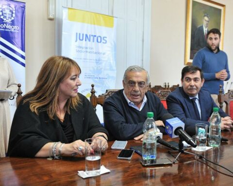 Agreement between the Ministry of Housing and the Government of Río Negro will allow the relocation of 32 families