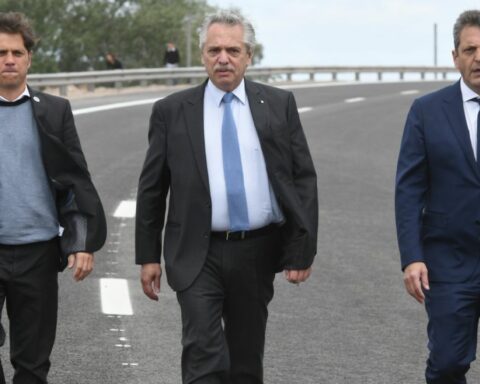 Alberto Fernández announced a bonus for the most marginalized sectors