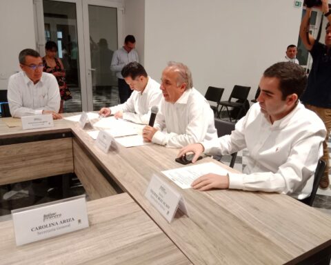 An agreement was signed that would give free rein to the Canal del Dique megaproject