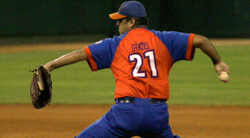 Ángel Peña and Yadier Batista join the large list of escaped Cuban baseball players