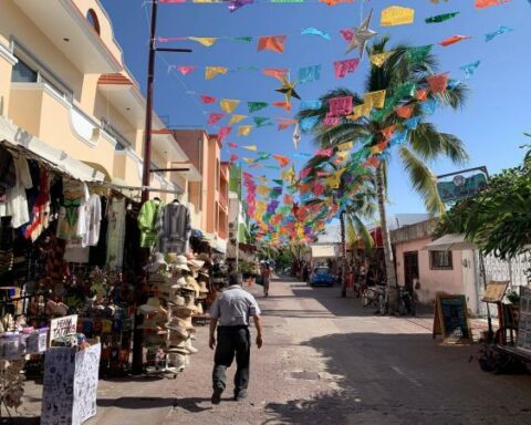 Are you planning to travel to Mexico?  tips to avoid immigration problems