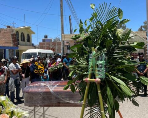 Arequipa: They bury a murdered miner in Atico, after a year and 10 months (VIDEO)