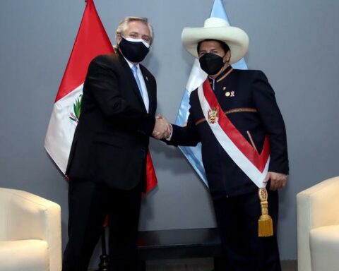 Argentina would resume binational cabinet with Peru at the end of 2022, announces its vice chancellor