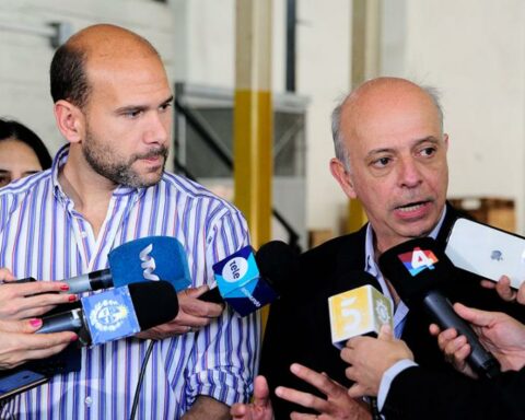 Armed Forces distribute food at 87 points in Montevideo