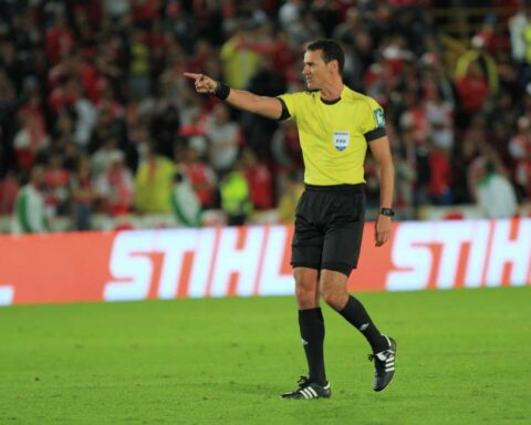 Arrogant God level: Wilmar Roldán expels a player because he looked at him ugly