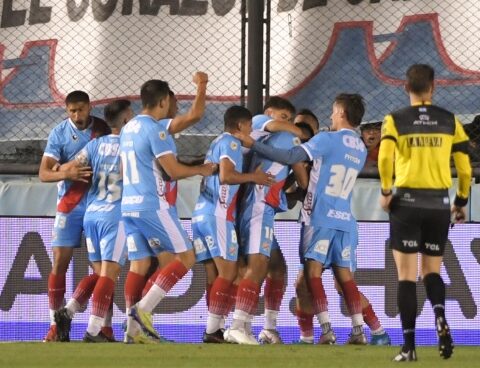 Arsenal won, kept the category and condemned Patronato to relegation