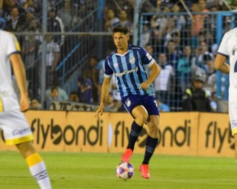 Atlético Tucumán tied (1-1) with Rosario Central and rose to second place