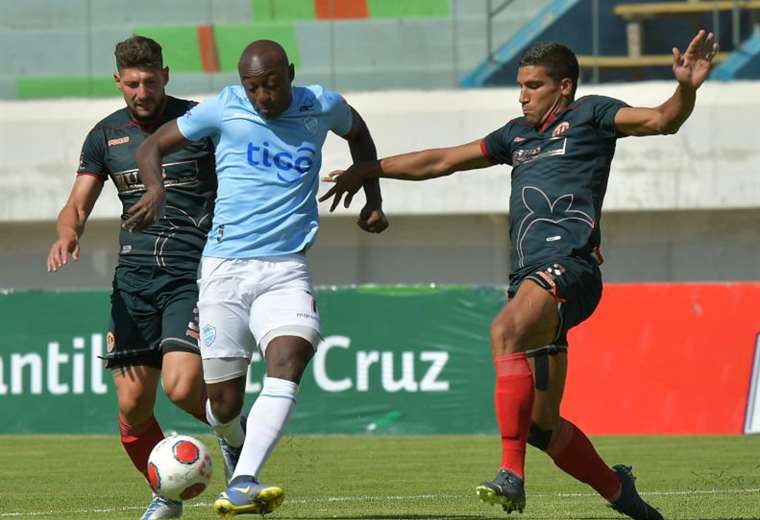 Aurora fell to Universitario de Vinto 0-2, and the 'Manzanero' came out of direct relegation