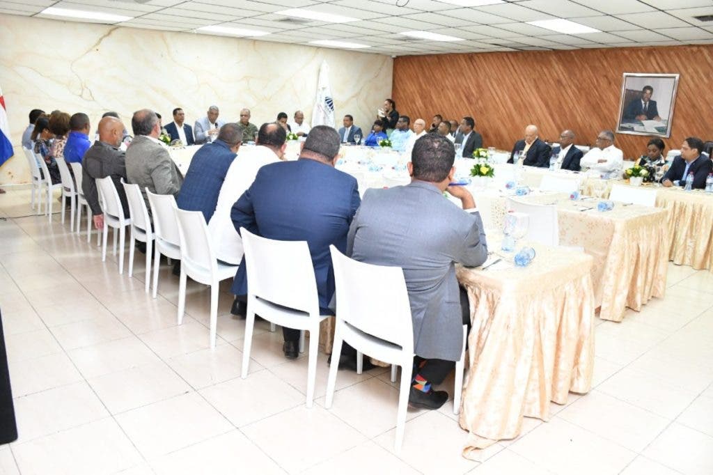 Meeting to discuss Haitian migration