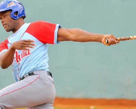 Yoelvis Fiss, Cuba, éxodo, béisbol