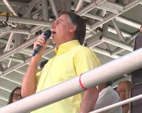 Bolsonaro campaigns at religious events in Minas and São Paulo