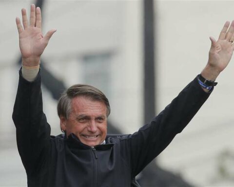 Bolsonaro on the second round: 'We beat the lie'