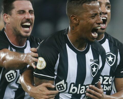 Botafogo wins Bragantino and increases chances of a spot in Libertadores