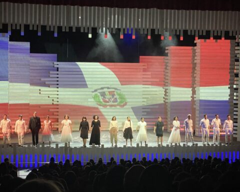 Butterflies of steel, in a singular night