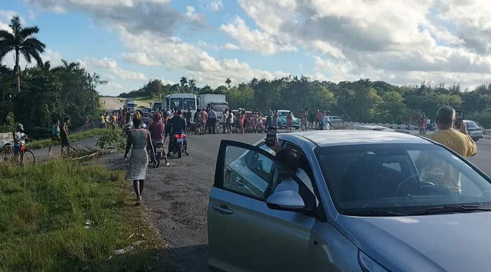 Cacerolazos, barricades and popular marches marked the month of September in Cuba