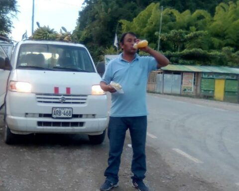 Candidate and family fall off a cliff on the Huancavelica highway, he dies and two are injured