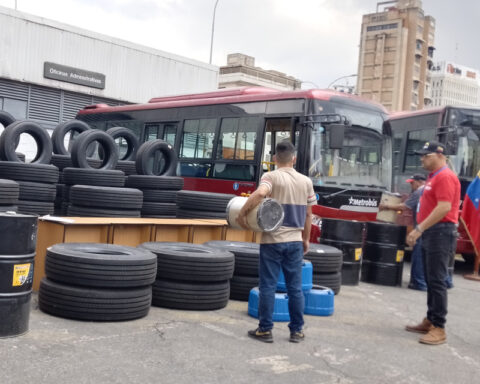 Caracas Metro and Yutong form working groups to recover metrobus units