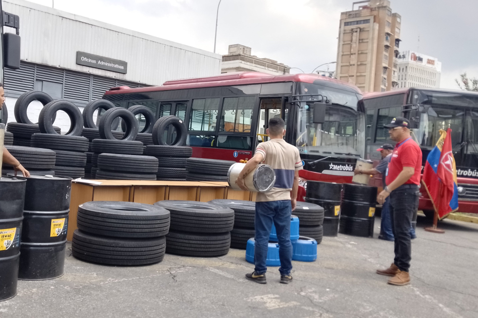 Caracas Metro and Yutong form working groups to recover metrobus units