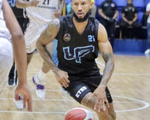 Castillo y Valdez extienden racha de triunfos de Los Prados en Torneo Basket Distrital