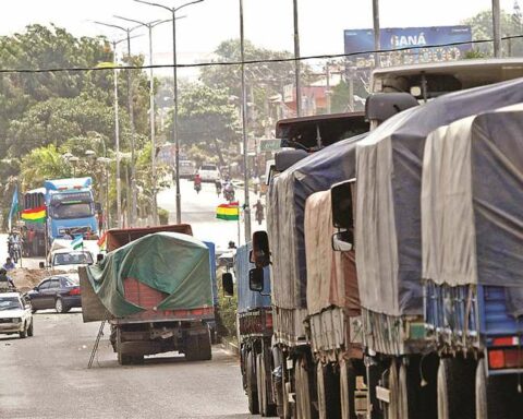 Census: Heavy transport closes the borders by vetoing exports and deepens the conflict