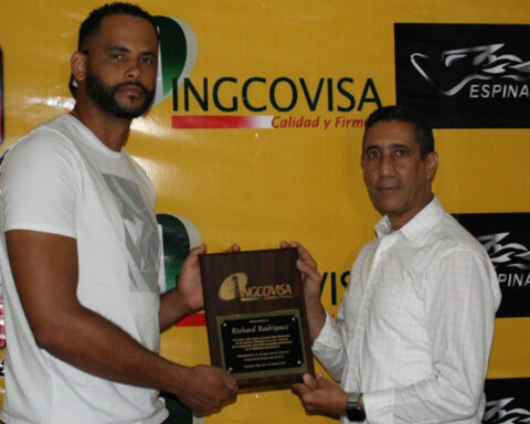 Céspedes and Diplán “Eagles of the Week”