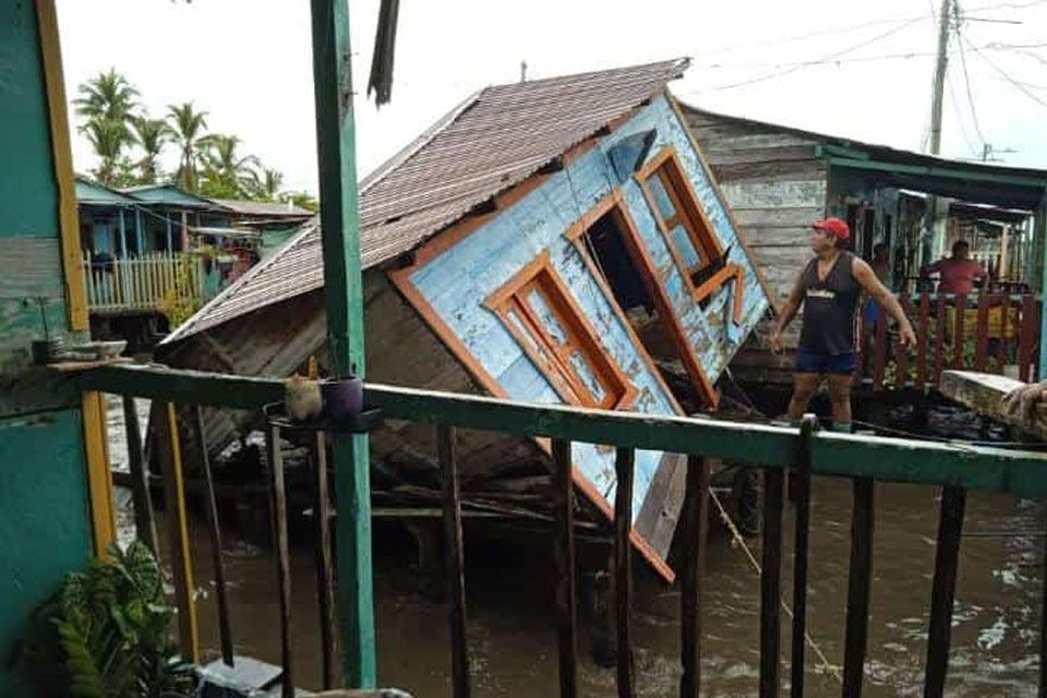 Chavismo commits to rebuild the 31 collapsed stilt houses in Zulia