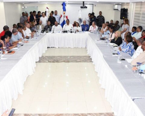The Minister of the Interior and Police, Jesús Vásquez Martínez, the director of the Police and other government officials met this Sunday to discuss the issue of insecurity in Villa Mella and adopt measures so that crime does not take over Santo Domingo North