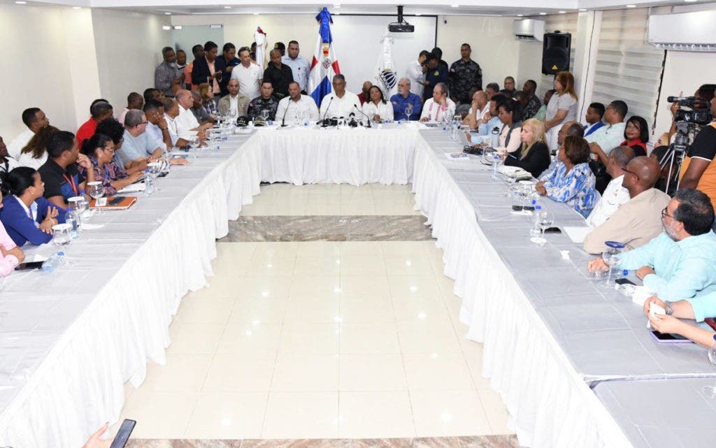 The Minister of the Interior and Police, Jesús Vásquez Martínez, the director of the Police and other government officials met this Sunday to discuss the issue of insecurity in Villa Mella and adopt measures so that crime does not take over Santo Domingo North