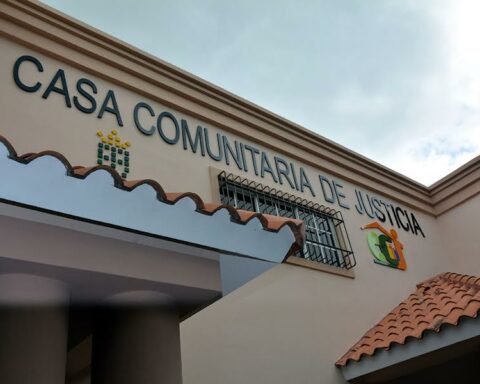 El Ayuntamiento del Distrito Nacional, la Fiscalía del Distrito Nacional y el movimiento cívico no partidista Participación Ciudadana, con el auspicio de la Agencia de los Estados Unidos para el Desarrollo Internacional (USAID), inauguraron la octava Casa comunitaria de Justicia, en el empobrecido sector de la Ciénaga, que servirá como un centro de mediación y conciliación de conflicto.Santo Domingo, RD4 DE AGOSTO, 2015FOTO: Orlando Ramos