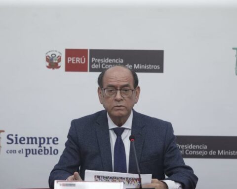 Congress: Popular Renewal presents a motion to question Foreign Minister César Landa