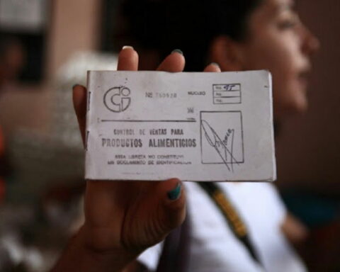 Cuba: a dwindling notebook to distribute hunger