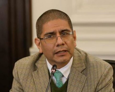 Dimitri Senmache: a censored former Minister of the Interior is appointed to a high position in EsSalud